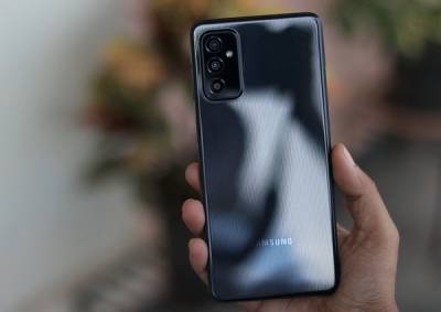 Начались продажи в России новейшего супертонкого смартфона Samsung с гигантским аккумулятором. Цена, видео - cnews.ru - Россия - Индия