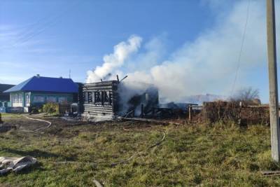 Два человека погибли при пожаре в селе Марий Эл 6 октября - mk.ru - Россия - респ. Марий Эл