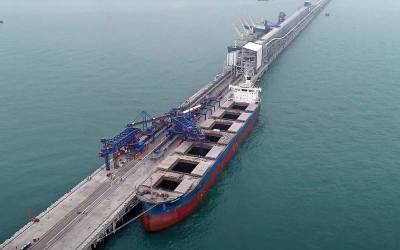 OilPrice: Измученный кризисом Китай вынужден покупать уголь у своих противников - topcor.ru - Китай - США - Австралия - Reuters