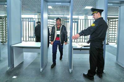 Из Узбекистана на российские стройки приедут 10 тысяч привитых от ковида мигрантов - pnp.ru - Россия - Узбекистан