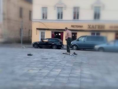 Голый мужчина улегся на тротуар в центре Смоленска - rabochy-put.ru - Смоленск
