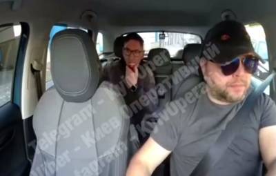 В Киеве таксист высадил пассажира и брызнул в него газом за то, что тот ел яблоко (видео) - sharij.net - Киев
