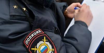 В Екатеринбурге полицейского обвиняют в краже цепочки с покойника за 250 тысяч рублей - runews24.ru - Екатеринбург