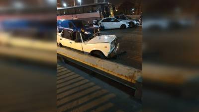 Ford - Водитель Lada попал в больницу после массового ДТП на Володарском мосту - dp.ru - республика Карелия
