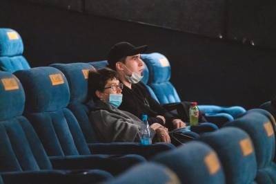 Цена на билет в кино стала рекордной за последние пять лет - infox.ru