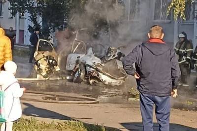 Утром в одном из дворов Челнов сгорела иномарка - kazan.mk.ru - Россия - респ. Татарстан - Набережные Челны - Казань - Зябнуть