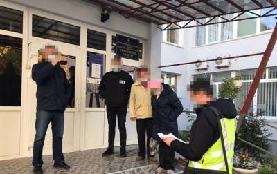 В Святошинской РГА проходят обыски из-за некачественных сигнализаций - korrespondent.net - Украина - Киев - район Святошинский, Киев