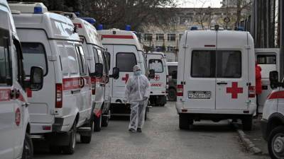 Николай Крючков - В Омской области выявили 379 случаев COVID-19 за сутки - russian.rt.com - Красноярский край - Омская обл.