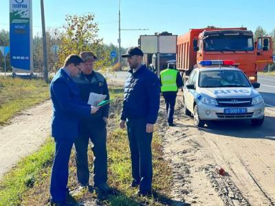 Мусоровоз отправили на штрафстоянку в Дзержинске в ходе рейда по незаконной перевозке отходов - vgoroden.ru - Дзержинск