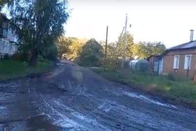 Жители Узловского района жалуются на носящиеся по поселку большегрузы - tula.mk.ru - район Узловский