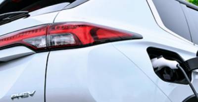 Mitsubishi представила первый тизер гибридного кроссовера Outlander. ФОТО - enovosty.com