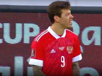 Валерий Карпин - Россия обыграла Словакия благодаря автоголу защитника соперников - rosbalt.ru - Россия - Казань - Мальта - Хорватия - Словения - Кипр - Словакия