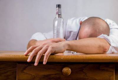 Евгений Брюн - Нарколог Абдрашитов заявил, что безопасной дозы алкоголя для здоровья не существует - online47.ru - Россия