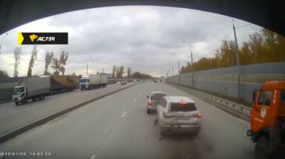 Появилось видео массового ДТП на Бугринском мосту в Новосибирске - sib.fm - Новосибирск