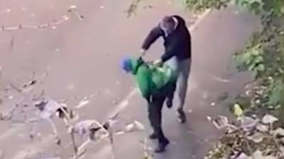 В московском районе Отрадное молодой отец избил ребенка - iz.ru - Израиль - район Отрадное
