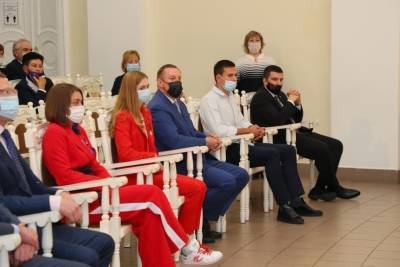 Александр Бурков - Денежные премии и медали получили призёры Олимпийских игр в Омске - omsk.mk.ru - Токио - Омск - Омская обл.
