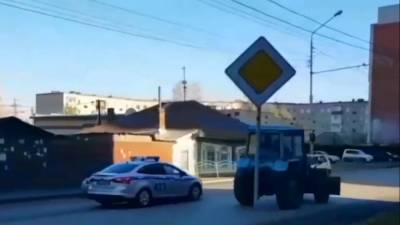 Пьяный томич попытался уйти от погони ДПС на тракторе - sib.fm - Томск