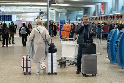 Более 20 рейсов задержали и отменили в московских аэропортах - vm.ru - Москва - Россия
