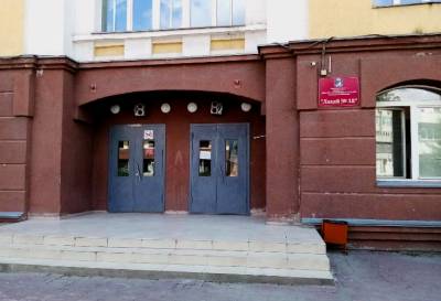 Три человека провалились в кипяток в подвале лицея № 12 в Новосибирске - sib.fm - Новосибирск
