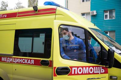 Три человека упали в кипяток в Новосибирске - tvc.ru - Новосибирск - Новосибирская обл.