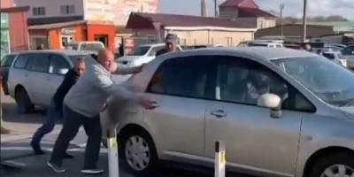В Приморье завели дело против женщины, оставившей ребенка в машине на железнодорожном переезде - runews24.ru - Россия - Приморье край - Уссурийск