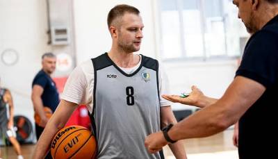Будивельник расстался с защитником Козловым - sportarena.com - Харьков