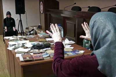 Трех россиянок задержали из-за подозрения в колдовстве - lenta.ru - Сумская обл. - респ. Калмыкия