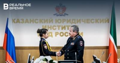 Владимир Колокольцев - Глава МВД России наградил 30 полицейских за спасение людей — в их числе представительница Казани - realnoevremya.ru - Россия - респ. Татарстан - Казань