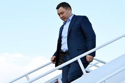 Садыр Жапаров - Киргизия объяснила полет президента на частном самолете устарелостью Ту-154 - lenta.ru - Киргизия