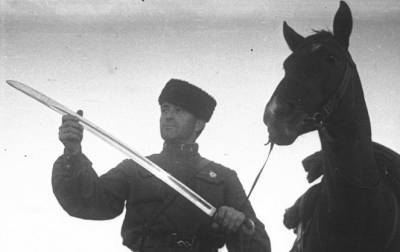 Сергей Шойгу - Какое самое старинное оружие до сих пор хранится на военных складах Минобороны - Русская семерка - russian7.ru - Россия