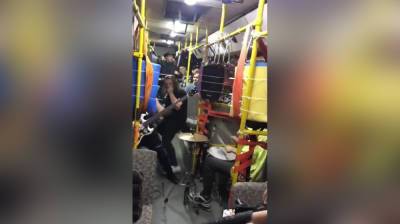 Вечеринку с музыкантами в воронежском автобусе назвали съёмкой клипа - vestivrn.ru - Воронеж