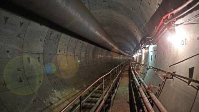 Путевые стены обновят на 33 станциях московского метро - vm.ru - Москва