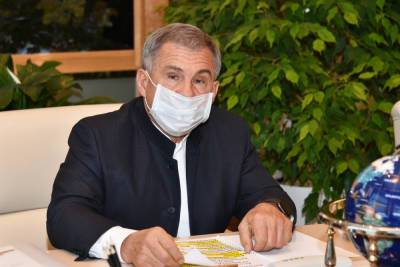 Рустам Минниханов - Президент Татарстана побывал в Госархиве РТ - kazan.mk.ru - респ. Татарстан - Казань