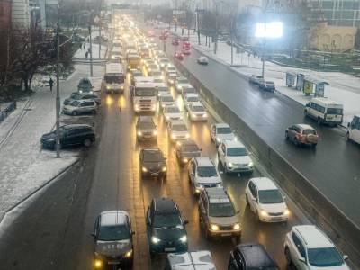 Густаво Зырянов - В Новосибирске дорожники игнорируют замечания властей и кладут асфальт в мокрый снег - sib.fm - Новосибирск - Новосибирская обл. - район Советский, Новосибирск