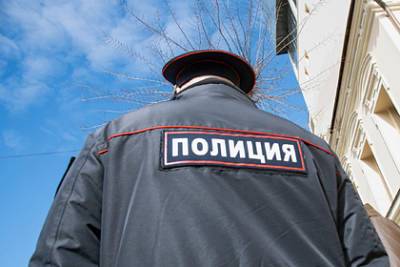 Подполковник МВД запер сотрудников ФСБ в кабинете и сбежал с вещдоком - lenta.ru - Башкирия