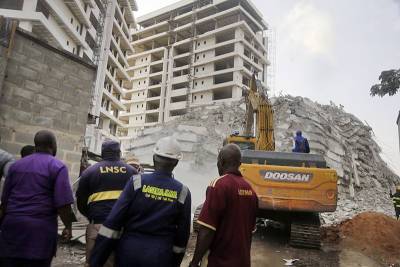 Пятьдесят человек остались под завалами обрушившегося здания в Лагосе - tvc.ru - Нигерия - Лагос