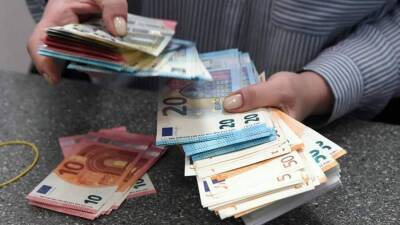 Угол падения: когда можно будет купить валюту по выгодному курсу - smartmoney.one