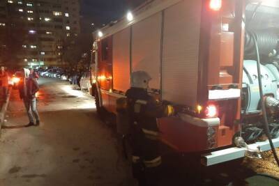 Два похожих пожара в пятиэтажках произошли ночью в Екатеринбурге - eburg.mk.ru - Россия - Екатеринбург - Свердловская обл.