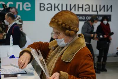 Наталия Башкетова - В Петербурге ввели обязательную вакцинацию для людей старше 60 лет - abnews.ru - Санкт-Петербург