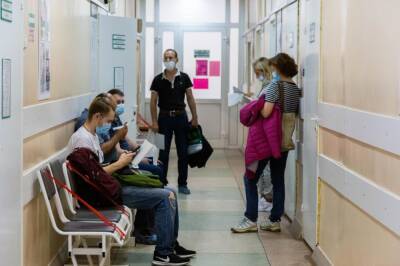 Густаво Зырянов - В Новосибирске родители пожаловались на длинную очередь в детской поликлинике - sib.fm - Новосибирск - район Ленинский, Новосибирск