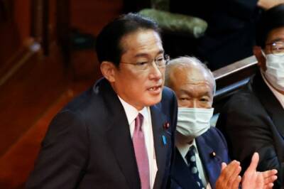 Есихидэ Сугой - Кисида переизбран на пост премьер-министра Японии - aif.ru - Россия - Япония