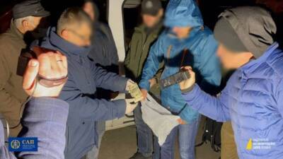 На взятке в $20 тыс. задержан судья Черниговского окружного админсуда, – НАБУ - hubs.ua - Украина