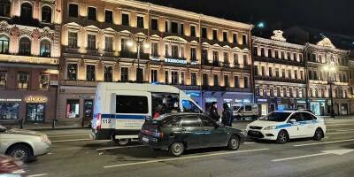 В Петербурге задержали курьера, открывшего стрельбу из машины на Невском проспекте - runews24.ru - Санкт-Петербург - респ. Дагестан - район Центральный, Санкт-Петербург