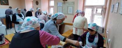Для бездомных в Череповце открыли благотворительную столовую при воскресной школе - runews24.ru - Череповец