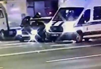 Полиция задержала курьера, открывшего стрельбу из машины на Невском проспекте - online47.ru - Россия - Ленинградская обл. - Санкт-Петербург - район Центральный