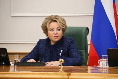 Валентина Матвиенко - Михаил Мурашко - Матвиенко ответила на вопрос о действии ограничительных мер в регионах - lenta.ru - Россия