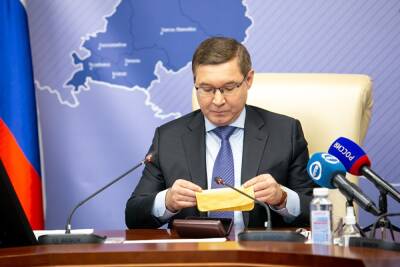 Владимир Якушев - Полпред Якушев заявил, что QR-коды — надолго. Новогодний шопинг пройдет с ограничениями - znak.com - Россия - окр. Уральский