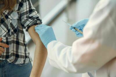 Сергей Авдеев - Пульмонолог порекомендовал делать прививки от COVID-19 и гриппа одновременно - pnp.ru - Россия