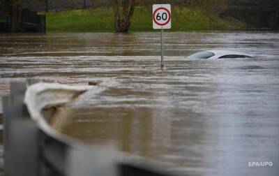 Наводнение в Австралии: мужчина шесть часов держался за дерево - korrespondent.net - Украина - Австралия