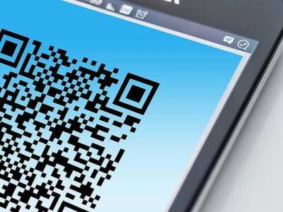 Baza: Российские власти запланировали двухэтапное введение проверки QR-кодов в самолетах и поездах - rosbalt.ru